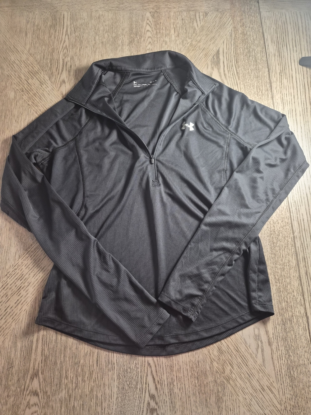 Under Armour Women's Black Long Sleeve 1/4 Zip Performance Top
